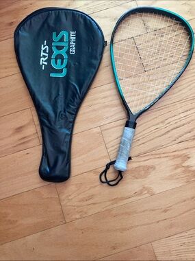 Ektelon racket with case